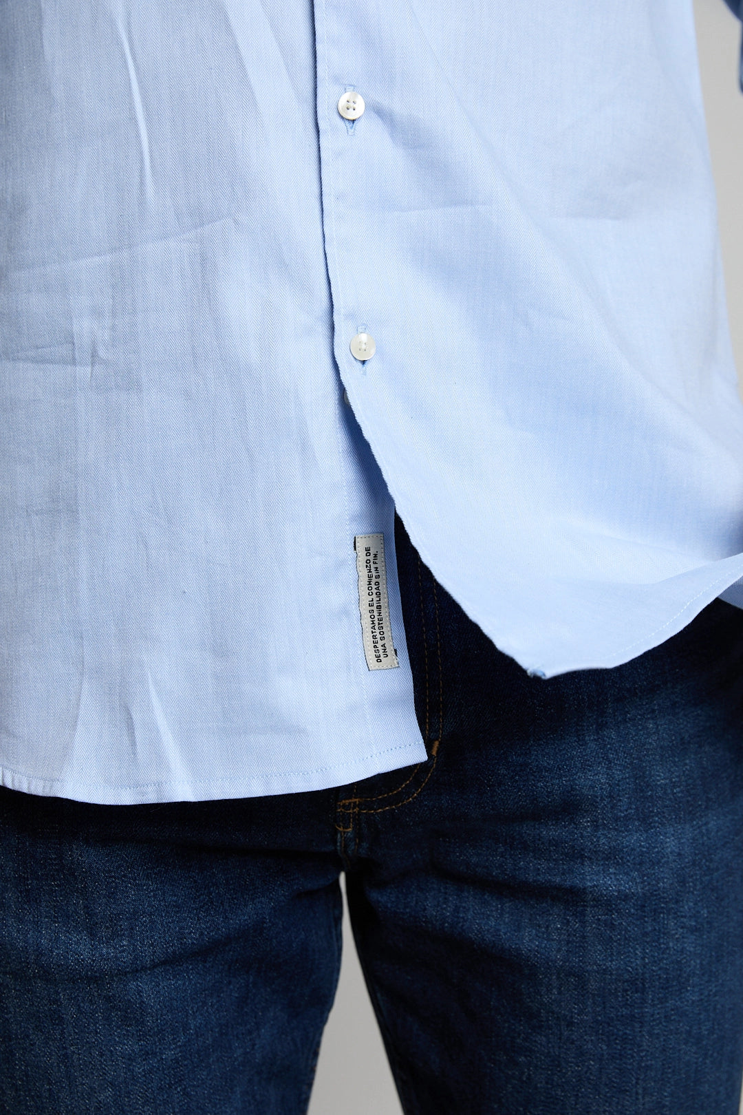 Camisa herringbone azul claro