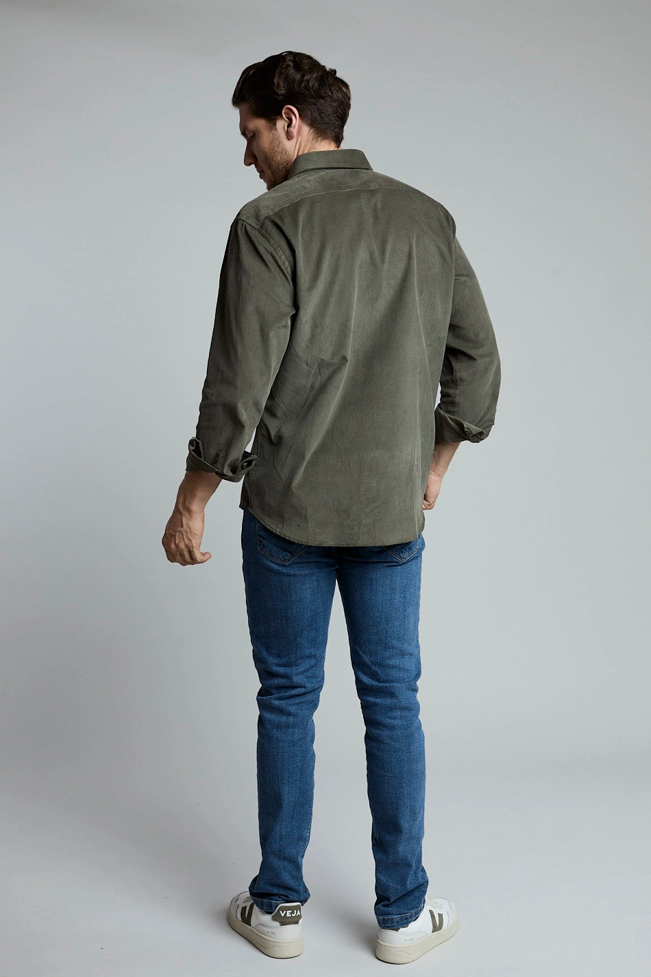 Camisa de pana verde militar