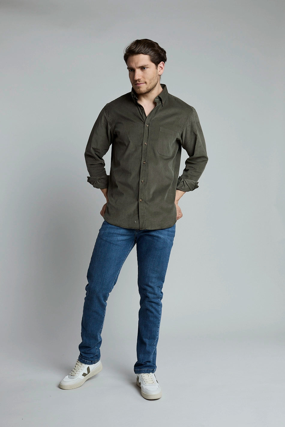 Camisa de pana verde militar