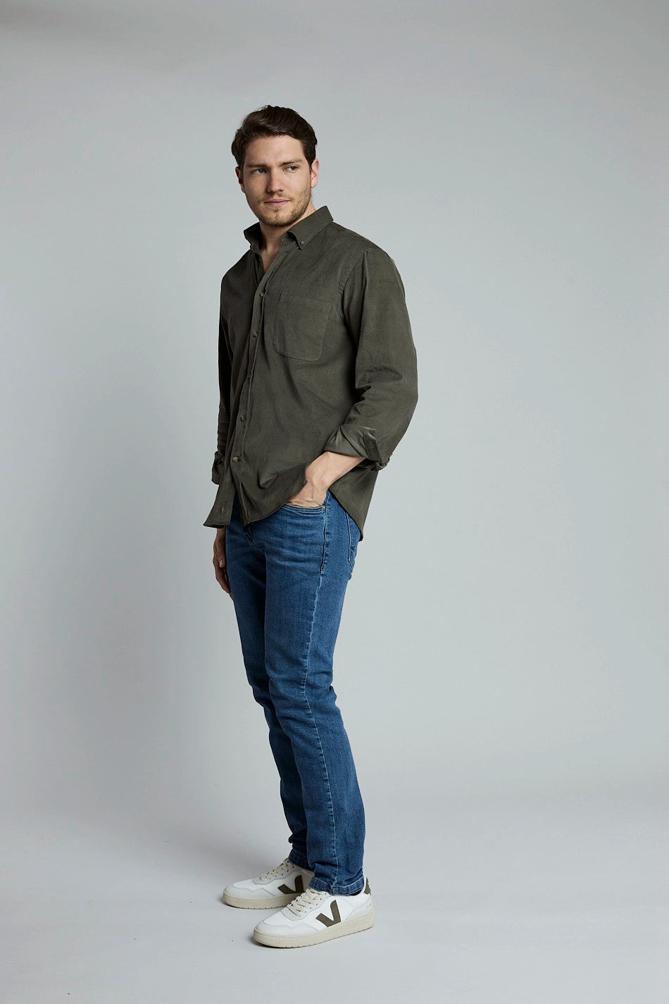 Camisa de pana verde militar