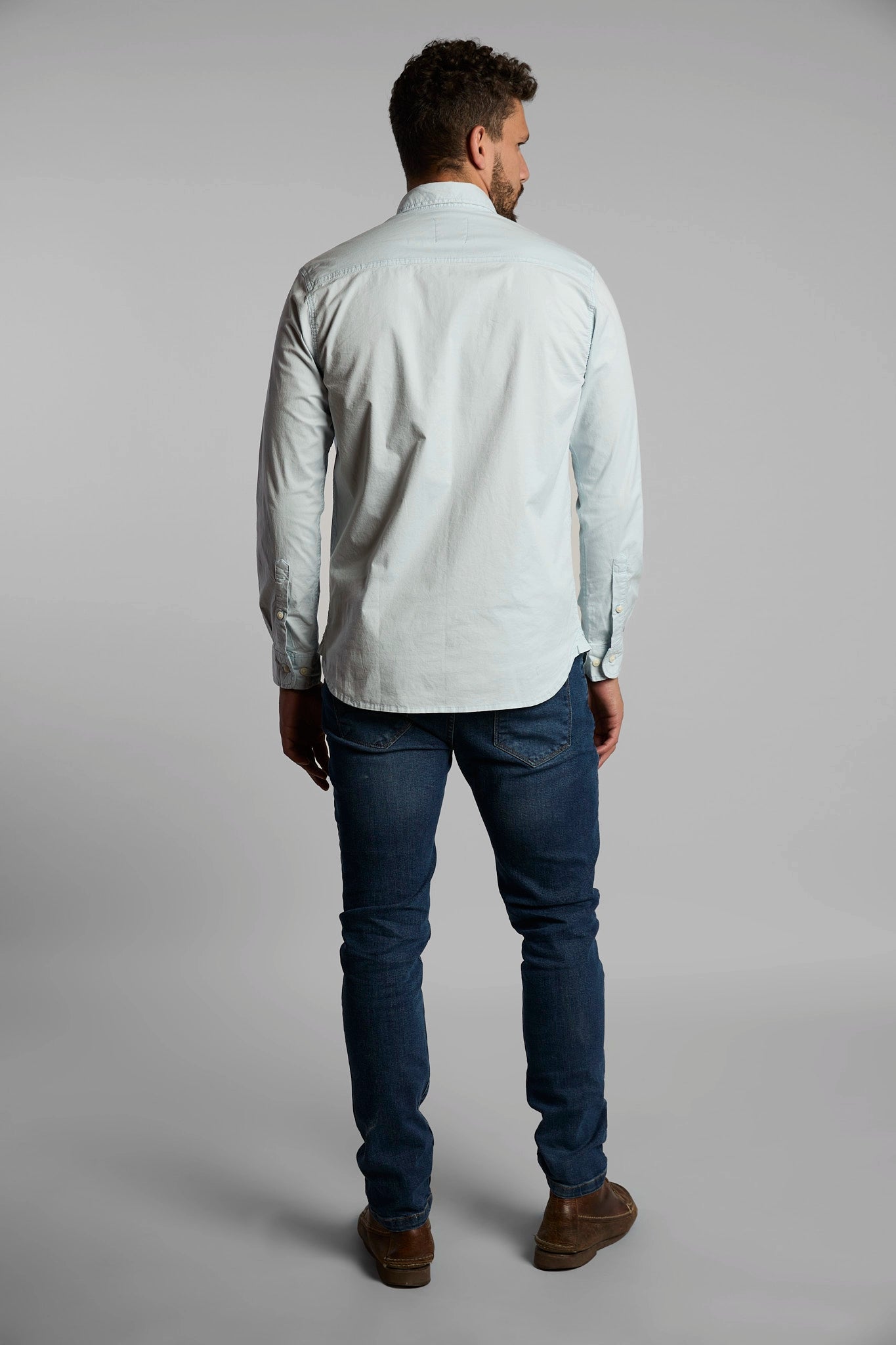 Camisa Azul Claro azul — camisa sostenible unisex hecha en Colombia, look completo | Cíclico