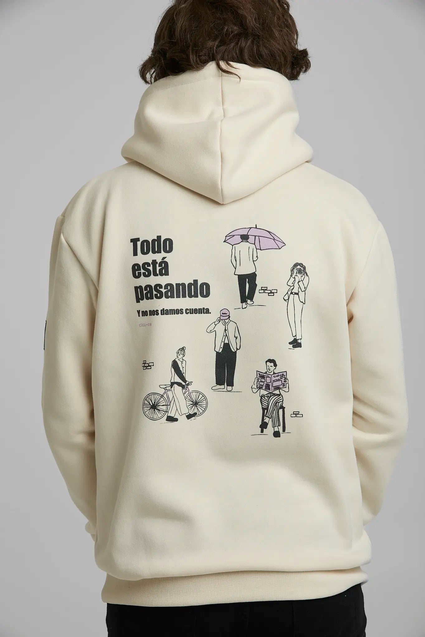 Hoodies Cerrado Todo Esta Pasando — hoodie sostenible unisex hecha en Colombia, vista | Cíclico
