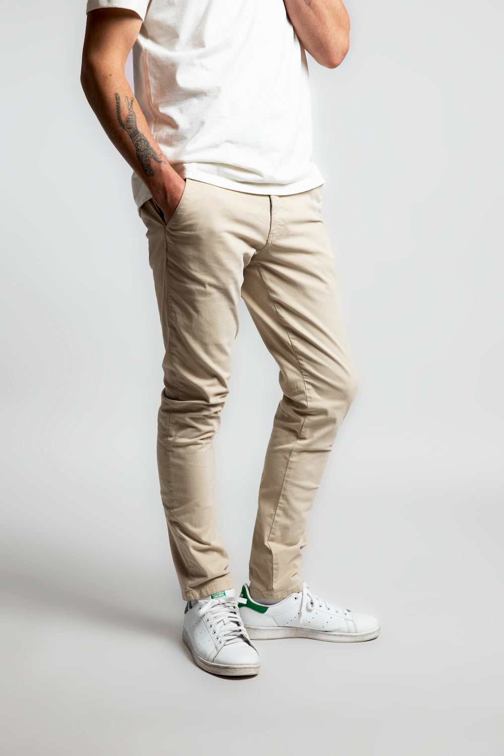 Pantalón de hombre color khaki Slim fit algodón y spandex