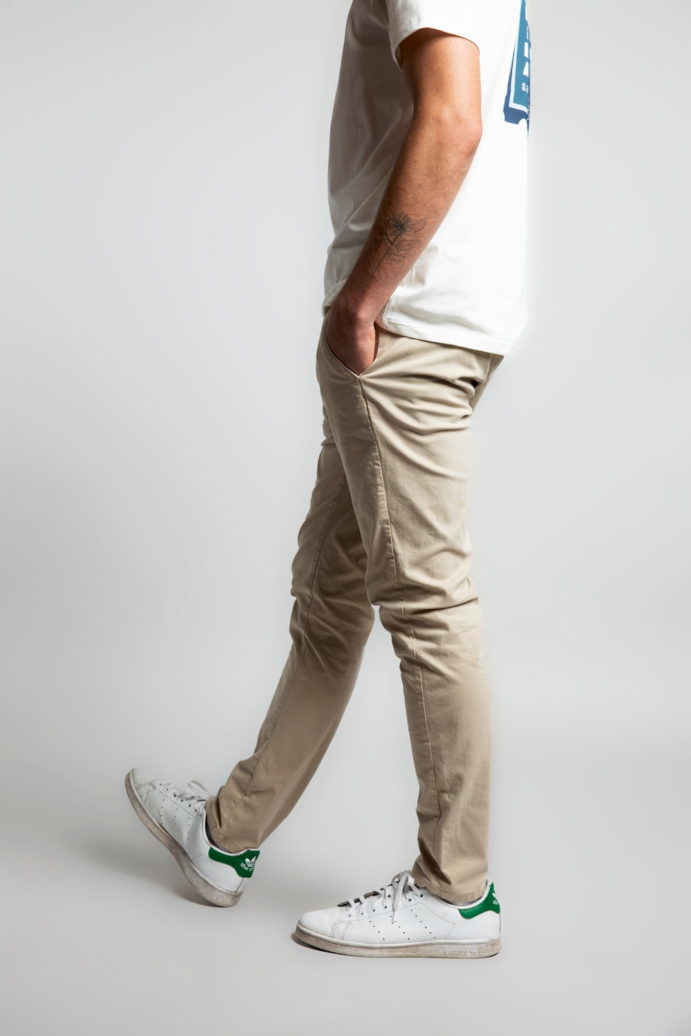 Pantalón de hombre color khaki Slim fit algodón y spandex