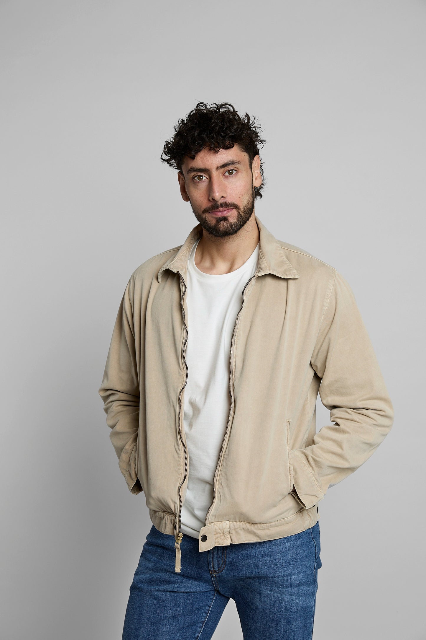 Chaqueta harrington beige