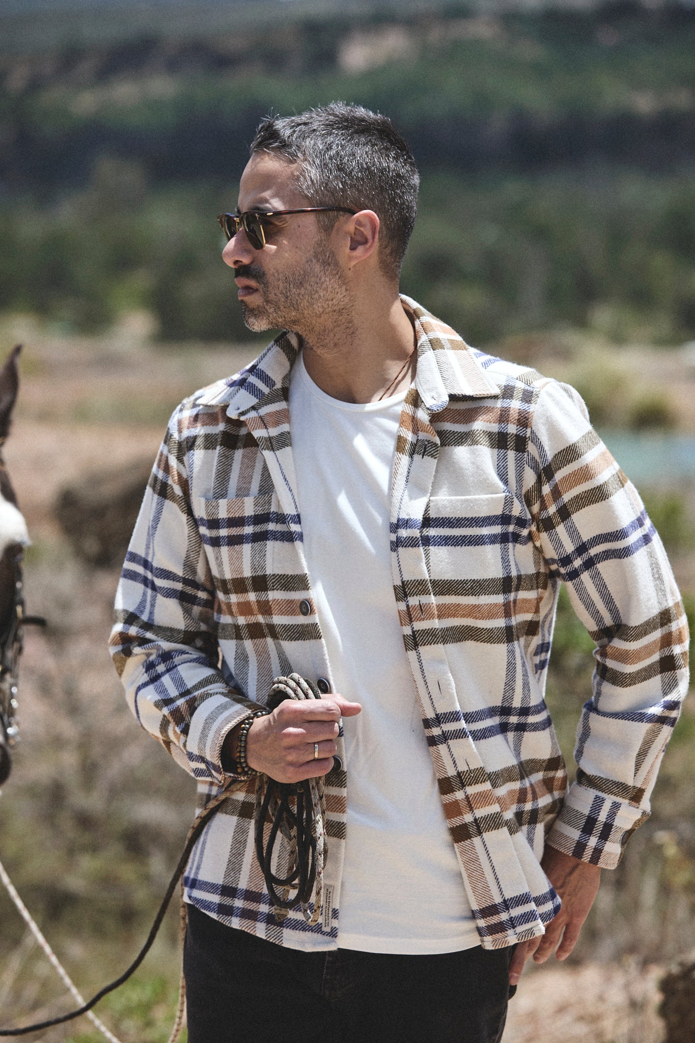 Sobrecamisa cuadros beige