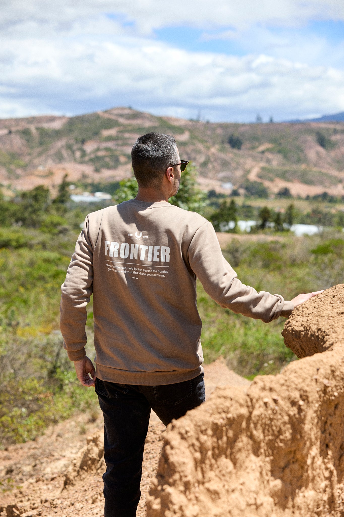 Sweatshirt Frontier