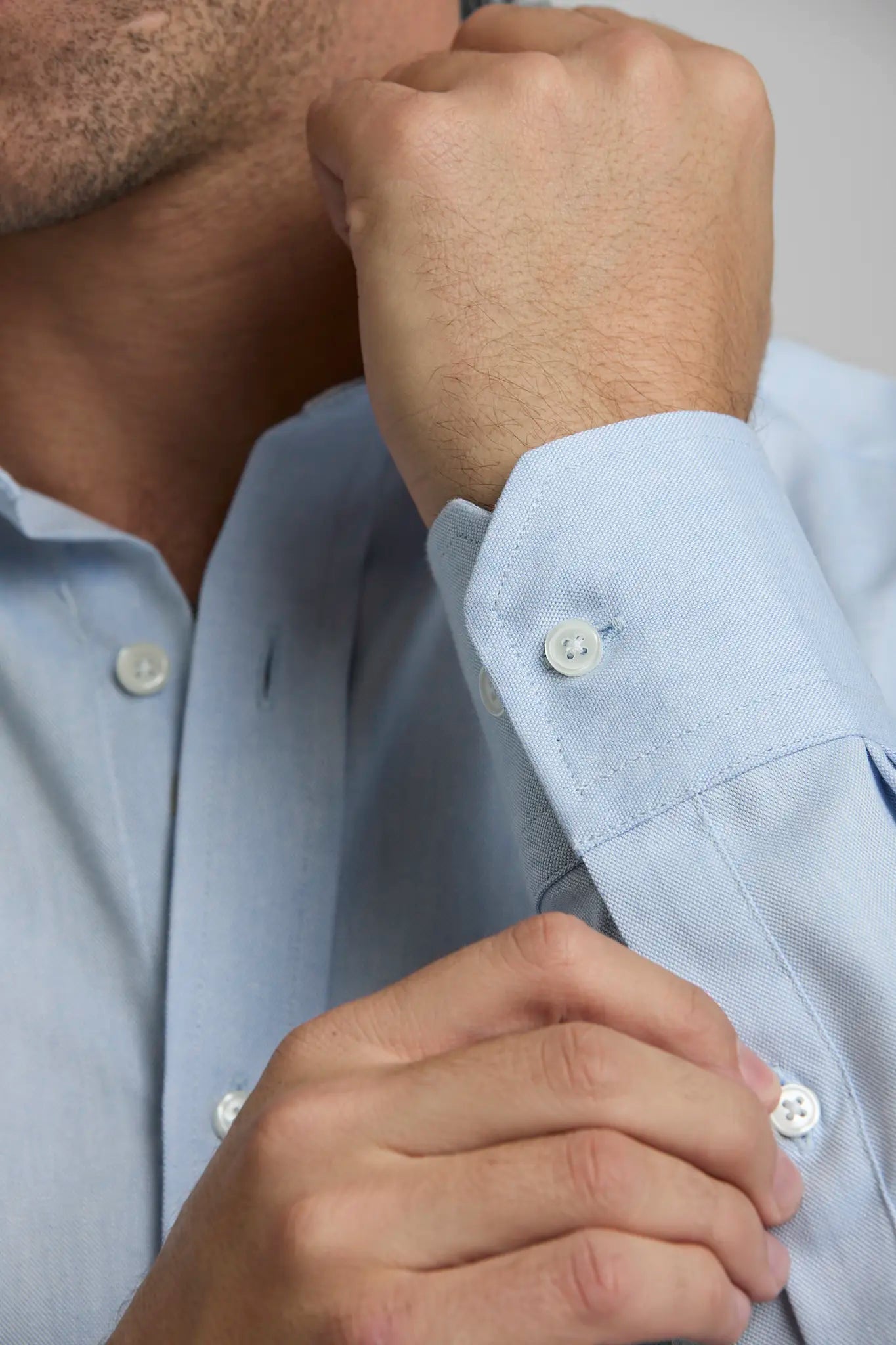 Camisa Hombre Oxford Azul Clara azul — camisa sostenible unisex hecha en Colombia, detalle tejido | Cíclico