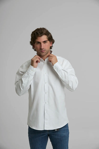 Camisa Hombre Oxford Blanca — camisa sostenible unisex hecha en Colombia, vista trasera | Cíclico