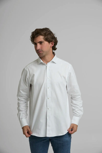 Camisa Hombre Oxford Blanca — camisa sostenible unisex hecha en Colombia, vista frontal | Cíclico