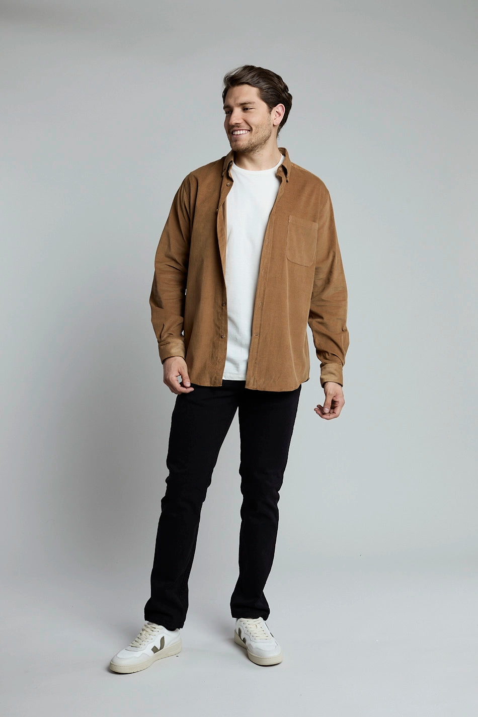 Camisa de pana caramelo