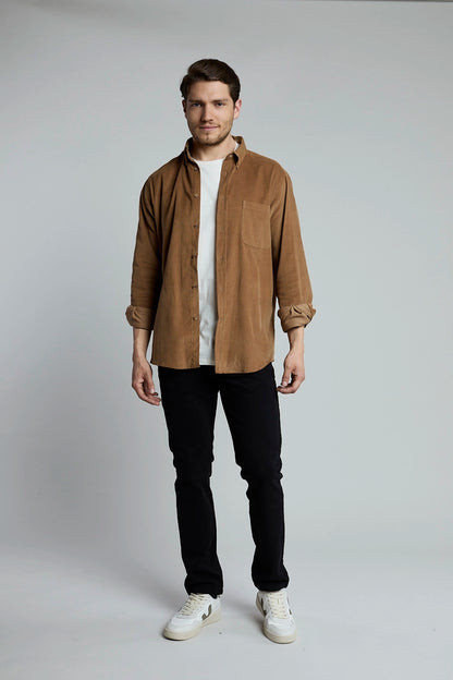 Camisa de pana caramelo