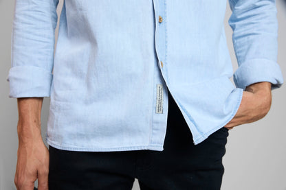 Camisa hombre algodón regular fit manga larga color azul claro