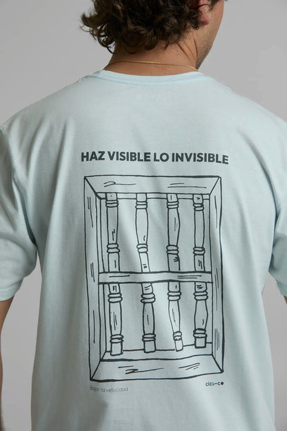 Camiseta Visible lo invisible azul — camiseta sostenible unisex hecha en Colombia, vista frontal | Cíclico