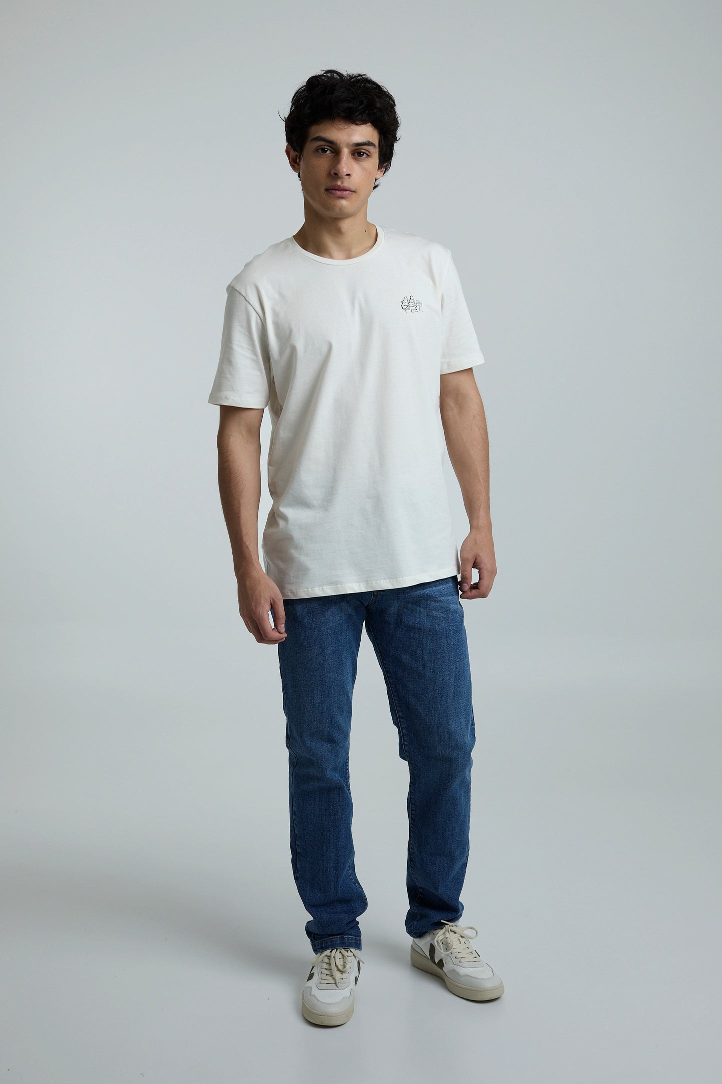 Camiseta Hombre Lo Esencial se repite