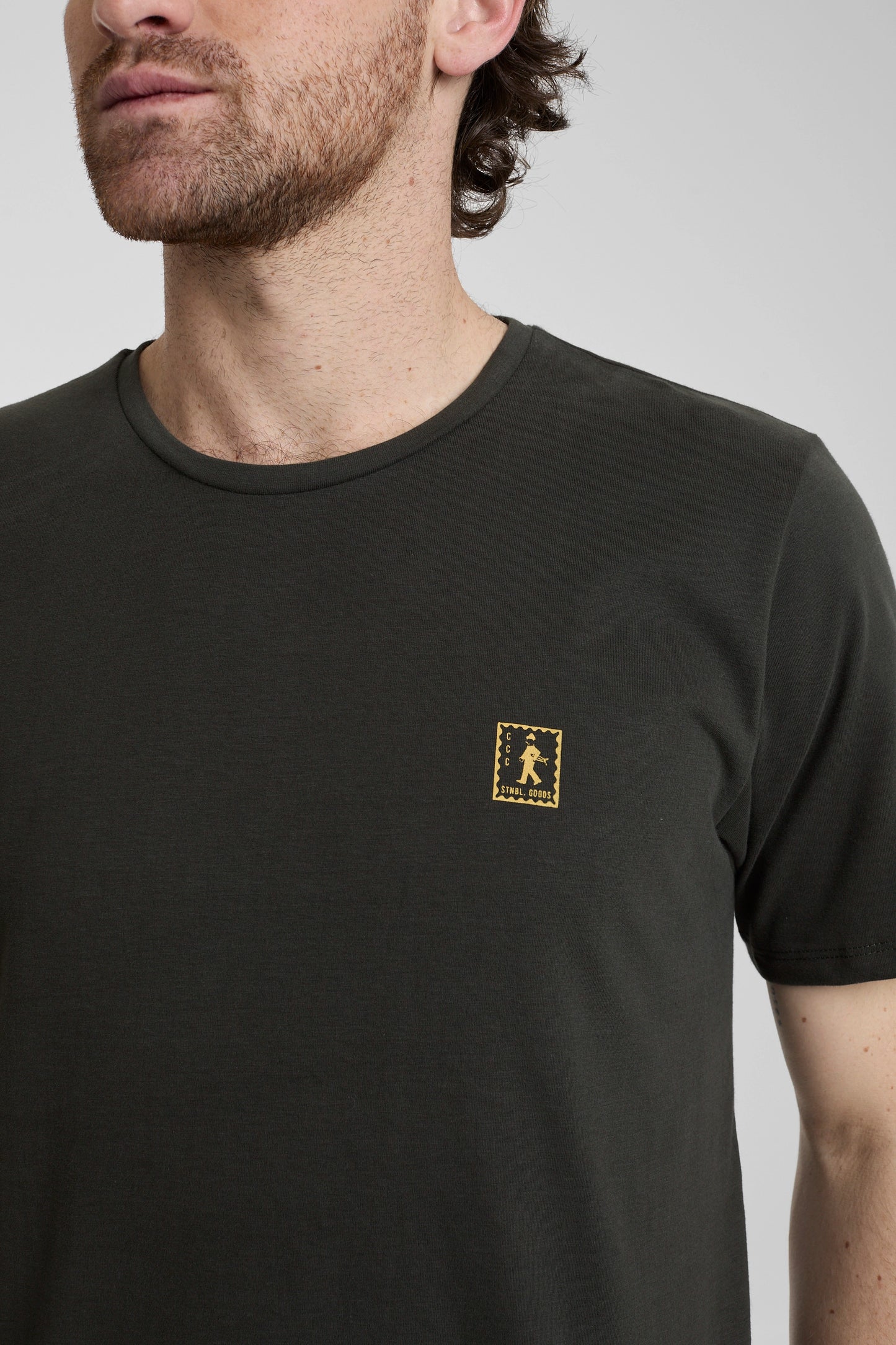 Camiseta Carry The Essentials