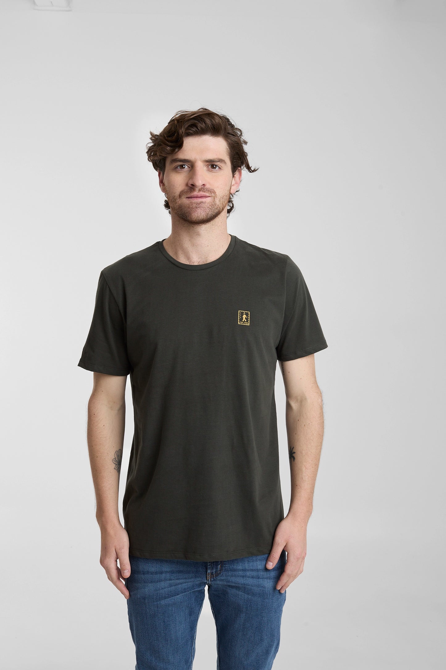 Camiseta Carry The Essentials