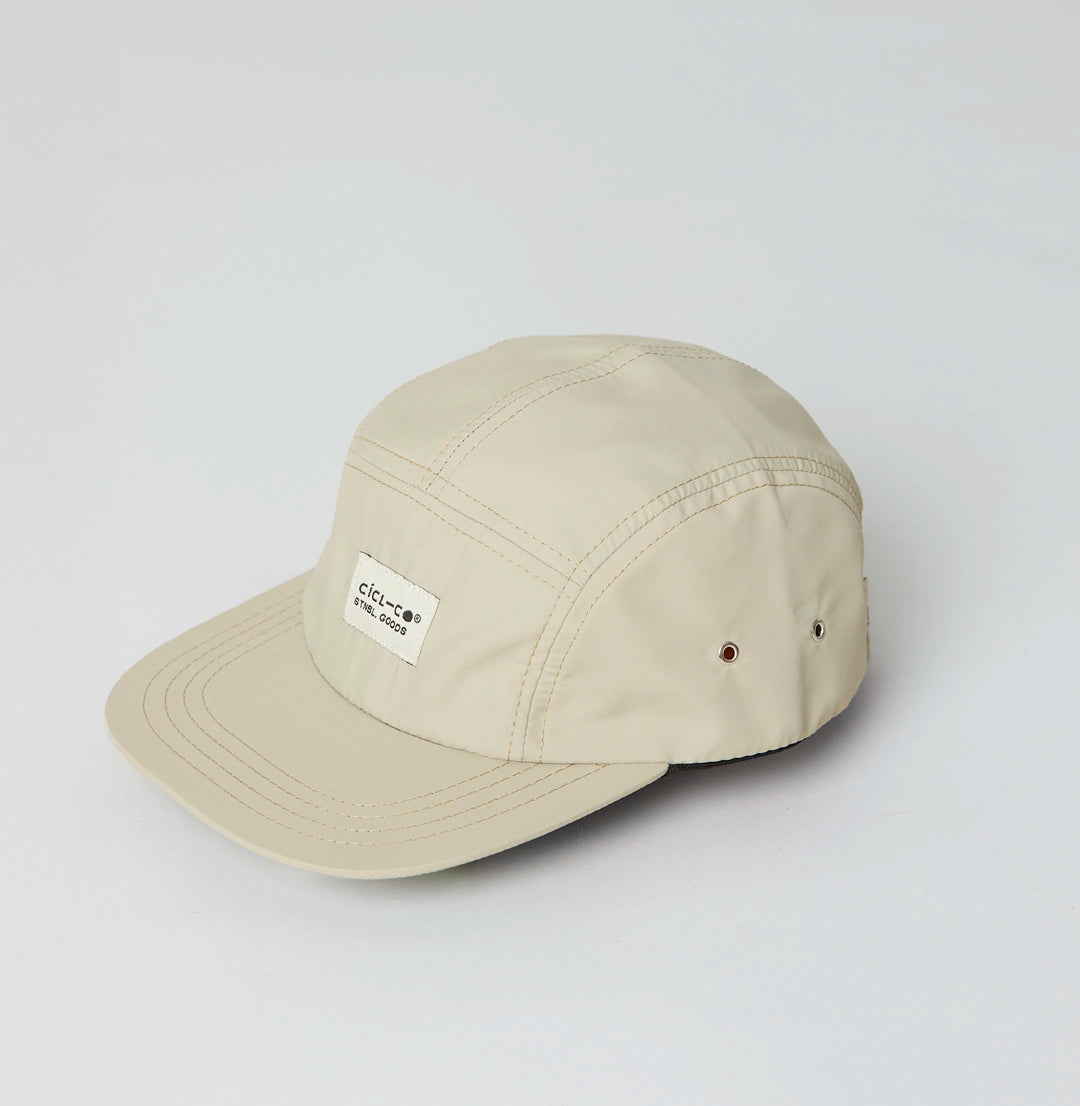 Gorra 5 panel beige