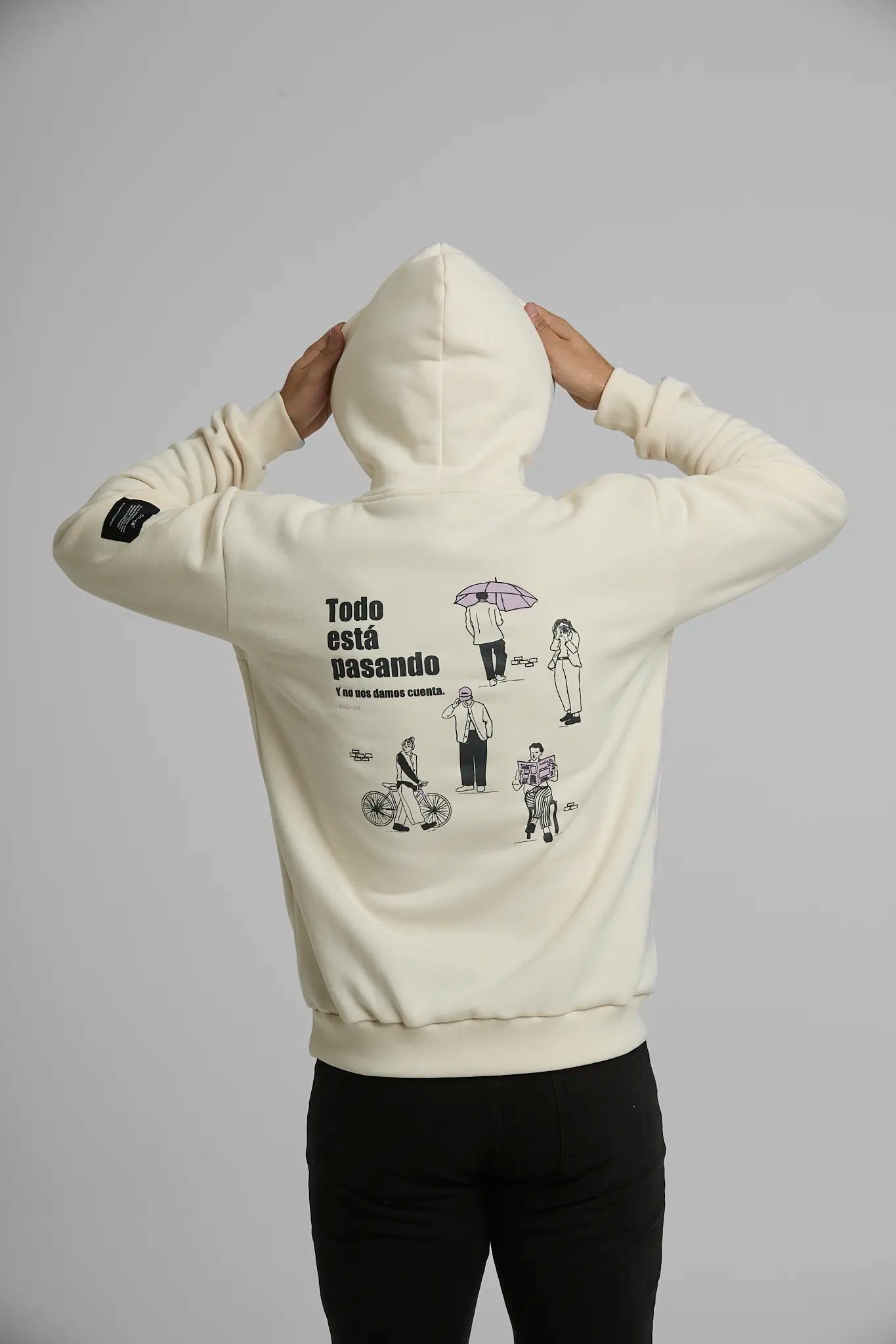 Hoodies Cerrado Todo Esta Pasando — hoodie sostenible unisex hecha en Colombia, detalle tejido | Cíclico