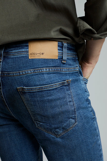 Jean azul medio slim fit