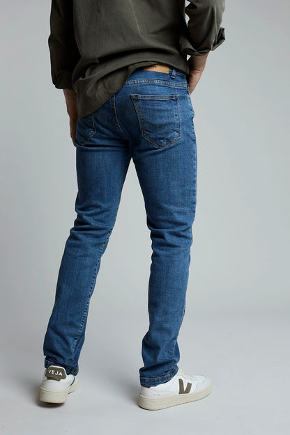 Jean azul medio slim fit