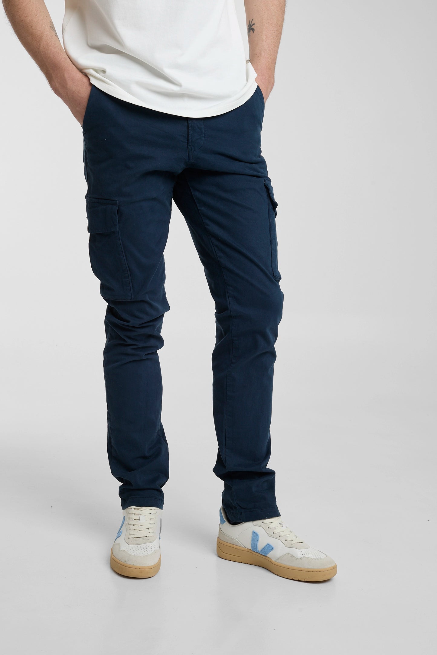 Pantalón Cargo Vallarte Azul Oscuro