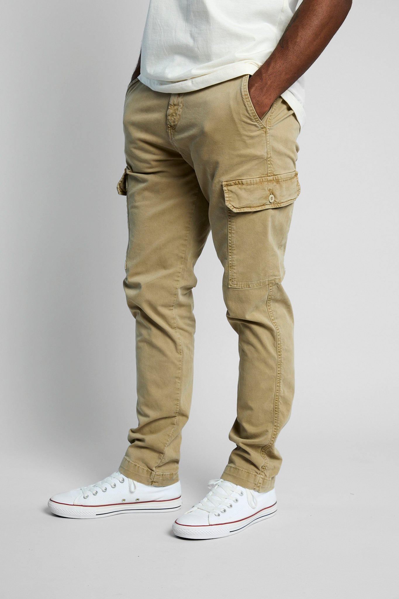 Pantalon cargo de hombre color  beige  slim fit algodón y spandex