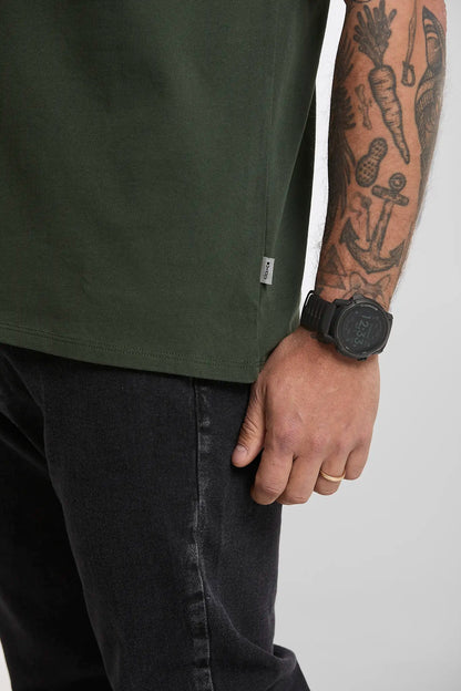 Camiseta básica verde militar