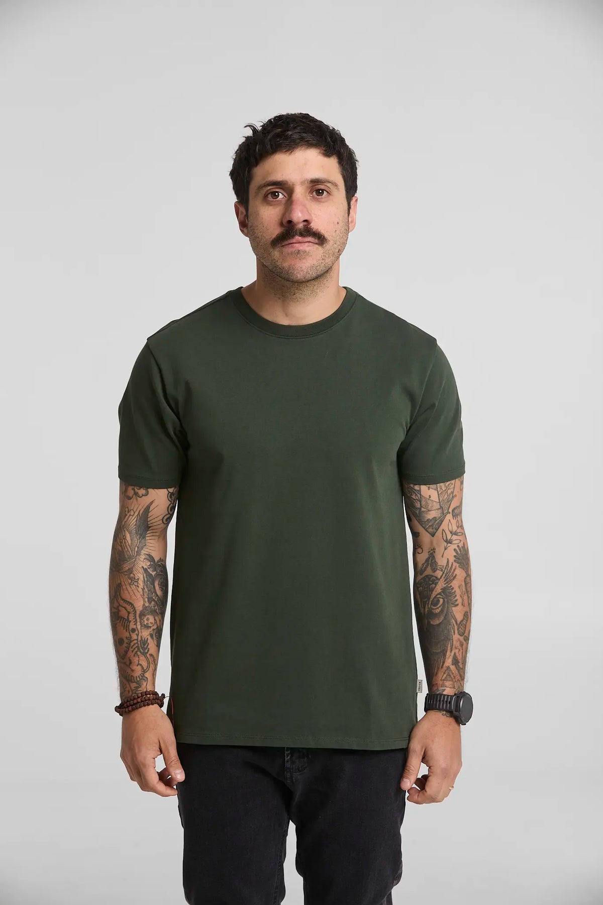 Camiseta básica verde militar