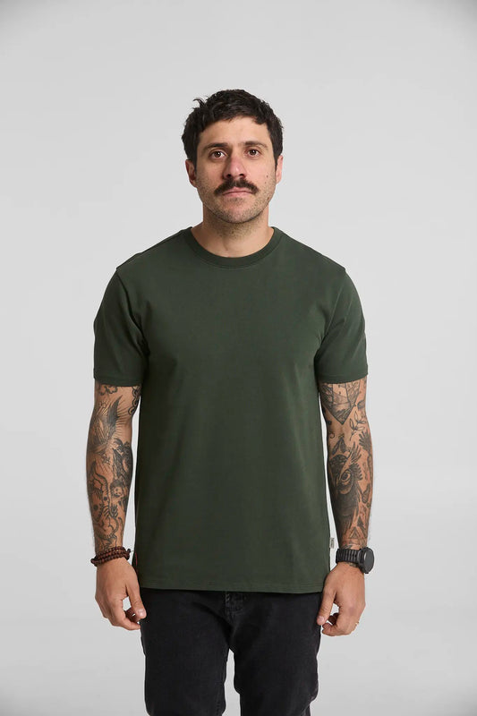 Camiseta básica verde militar