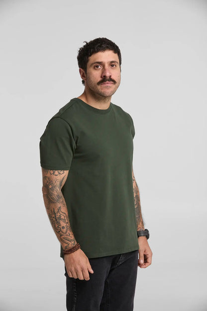 Camiseta básica verde militar