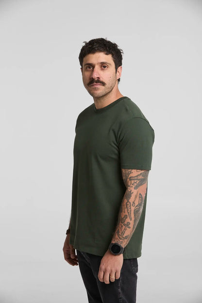 Camiseta básica verde militar