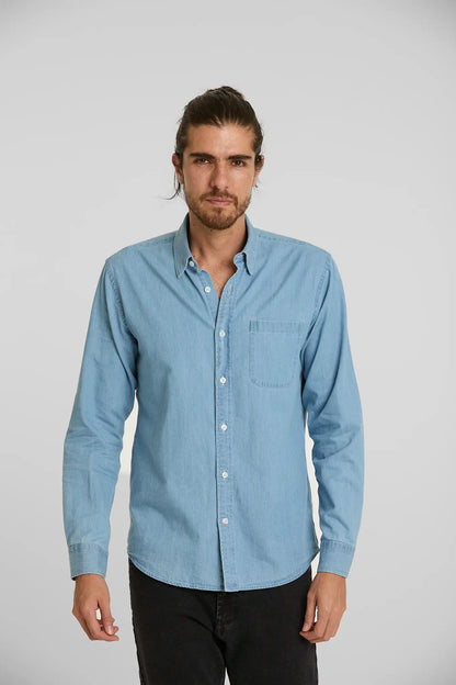 Camisa Jean Button Down Azul Claro