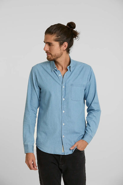 Camisa Jean Button Down Azul Claro
