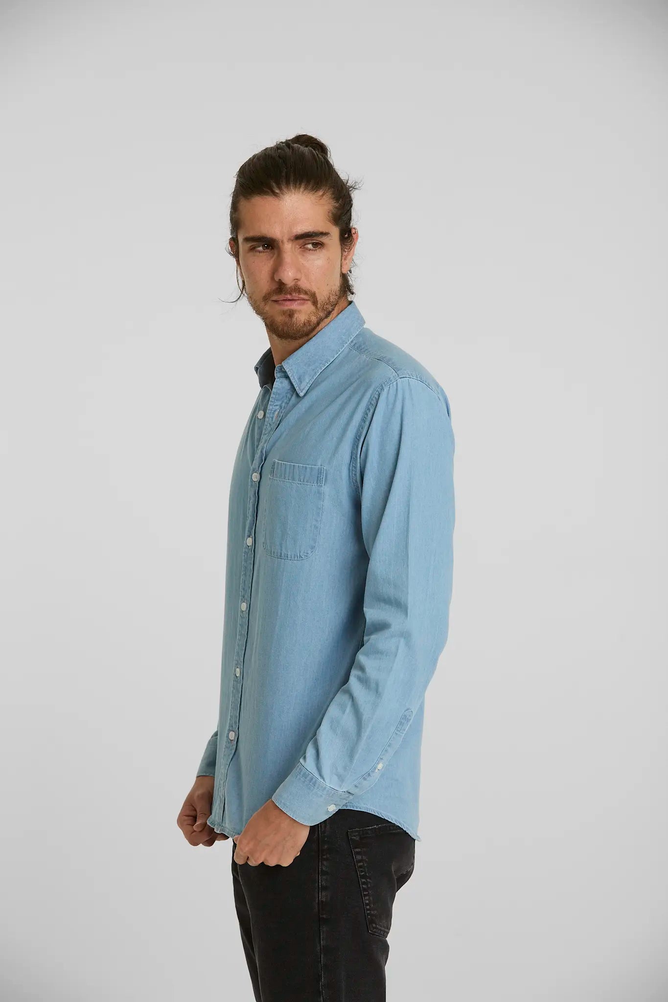 Camisa Jean Button Down Azul Claro
