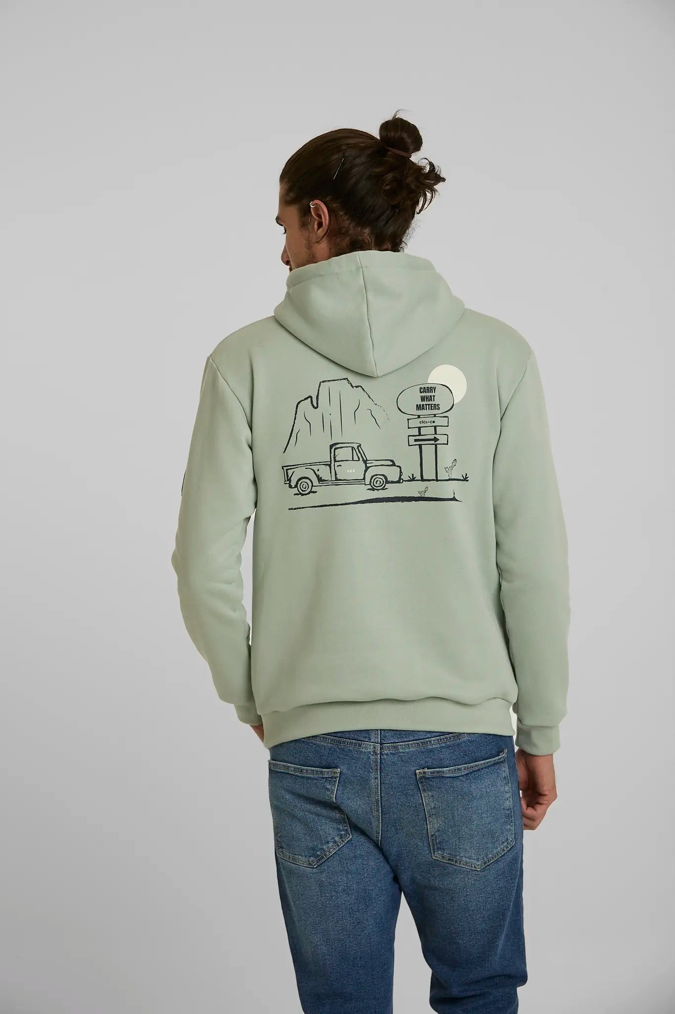 Hoodie Carry What Matters
