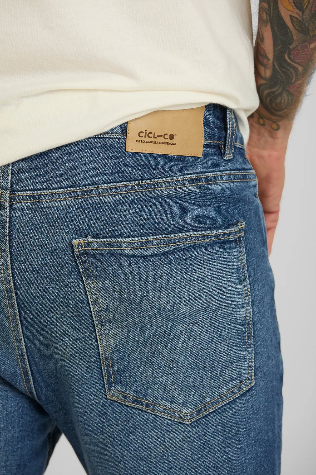 JEANS CROP AZUL MEDIO