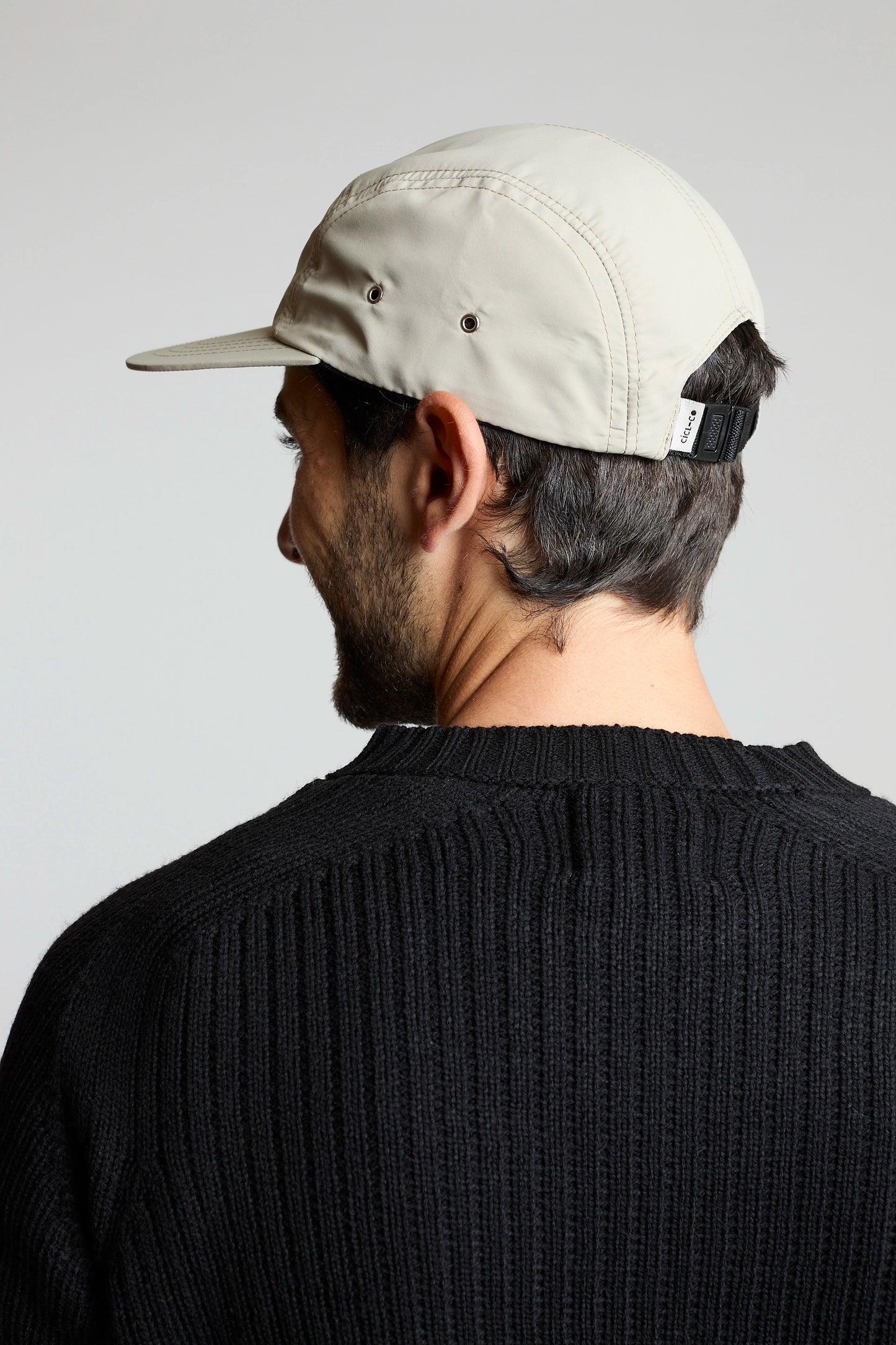 Gorra 5 panel beige
