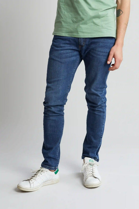 Jeans de hombre color azul claro slim fit algodón y spandex