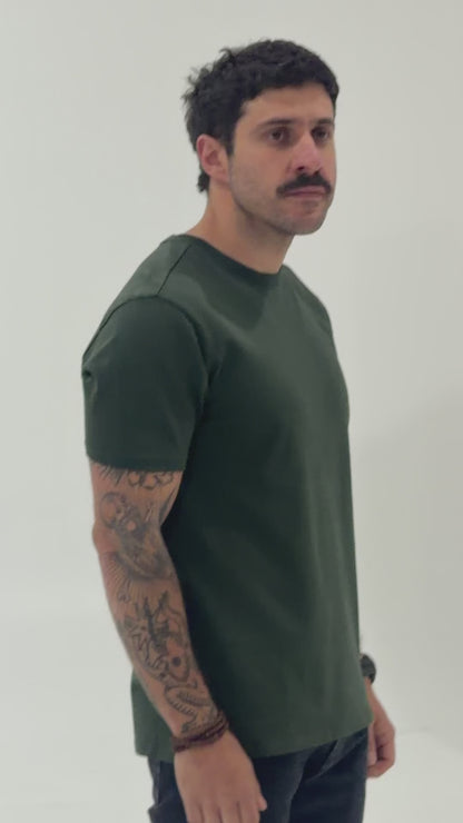 Camiseta básica verde militar