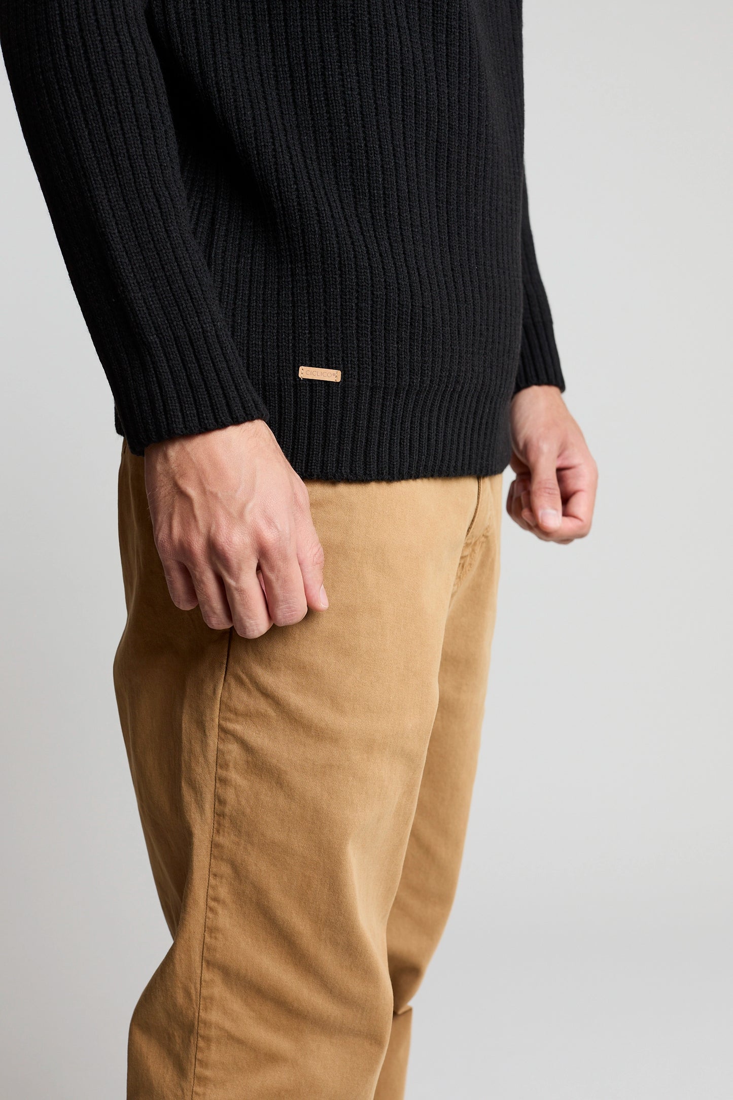 Sueter tejido ranglan negro